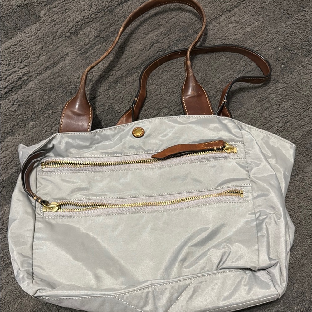 Stylish Gray Tote Bag with Brown Accents